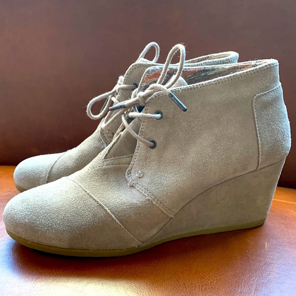 Toms Shoes - TOMS LACE UP SUEDE WEDGE BOOTIES IN DESERT TAUPE /ANKLE BOOTS